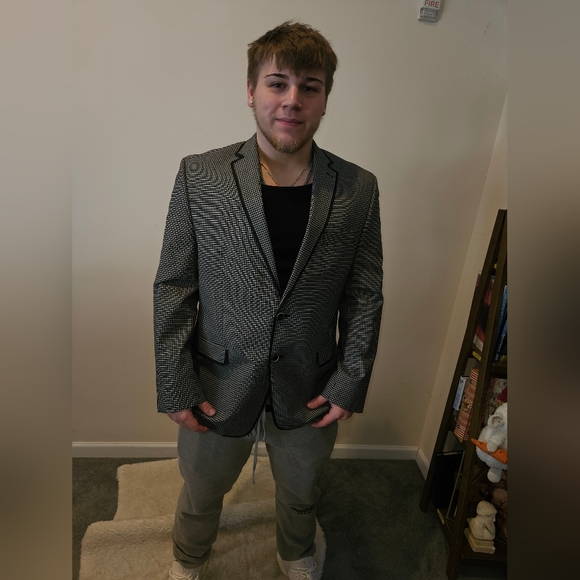 VAN HUESEN SPORT COAT - Picture 6 of 7